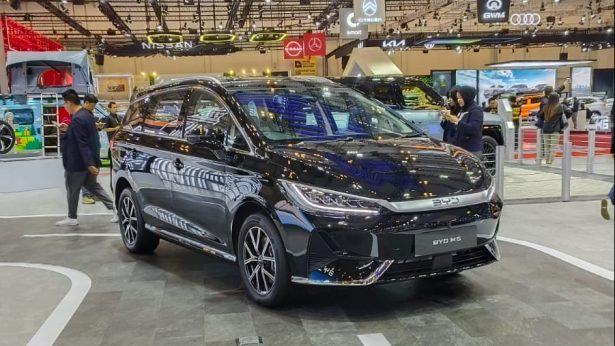 byd m6, harga byd m6, m6 byd, mpv byd, mpv ev